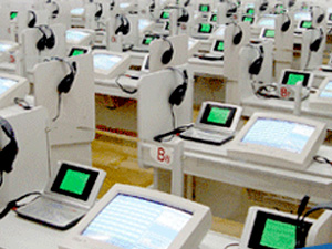 數(shù)字語(yǔ)音室的終端控制-電子電路圖,電子技術(shù)資料網(wǎng)站